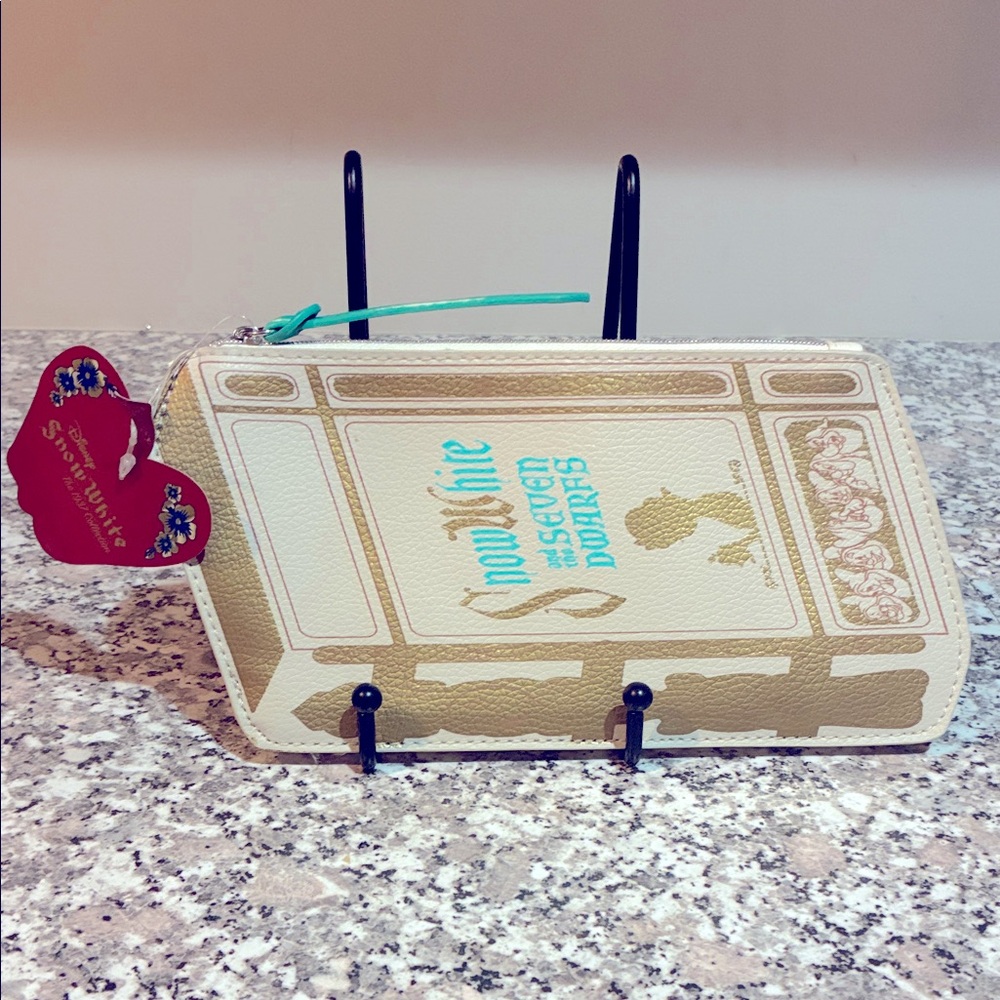 Disney Snow White Cosmetic Story Book Pouch